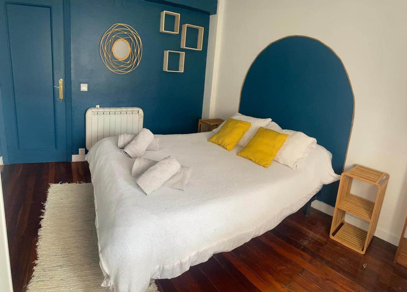 Appartement Avec Terrasse Santoña Exteriör bild