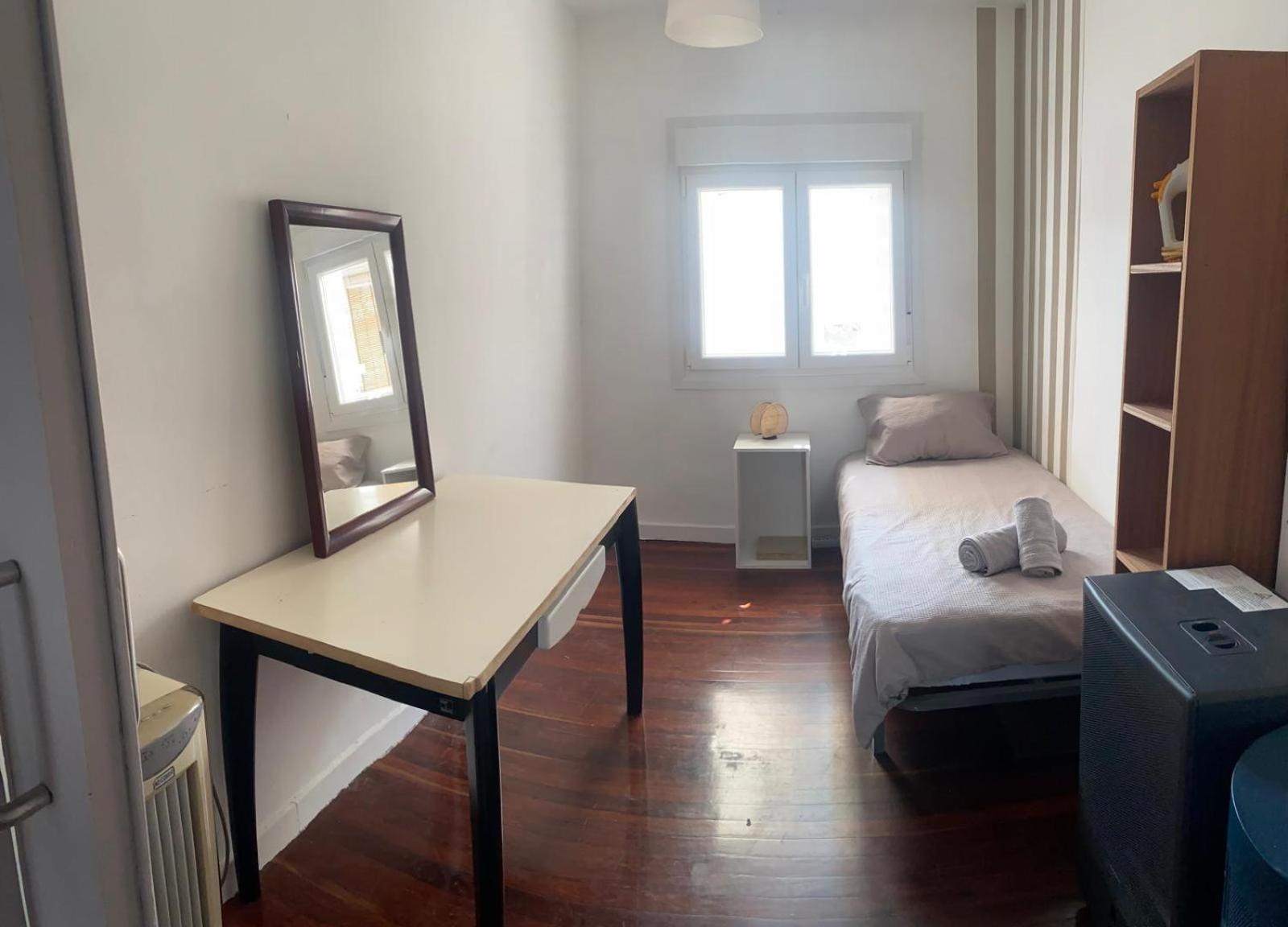 Appartement Avec Terrasse Santoña Exteriör bild